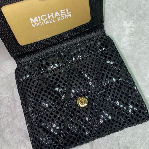 Michael Kors Women's Trifold Embossed leather Wallet BLACK New - Picture 6 of 8